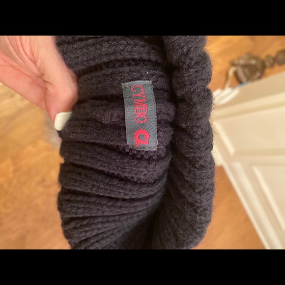 Cymbo Hat with Detachable NWOT - Picture 3 of 6